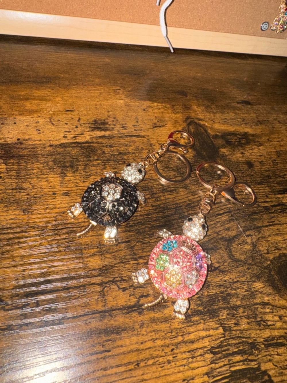 Rhinestone Turtle Keychain Pick 1 - Picture 4 of 4